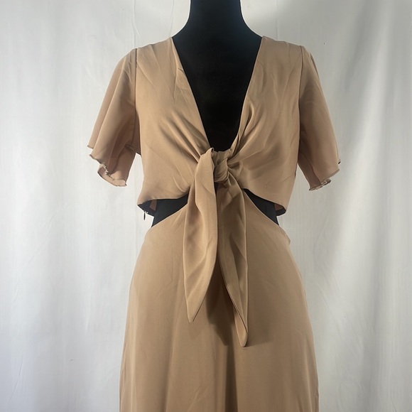 Tan tie front cut out, split hem, short sleeve maxi dress, Large - Picture 4 of 13